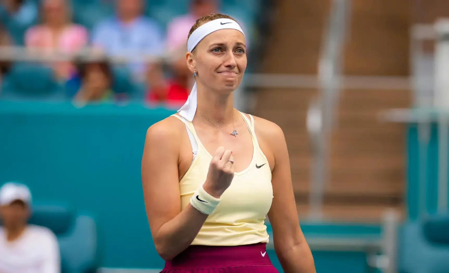 随机科维托娃连续十五场比赛得分超过问鼎冠军，TES挑战极限！